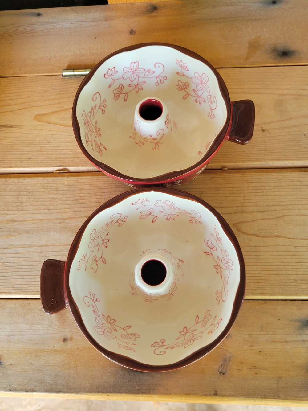 Temp-Tations Red and Cream Floral Bundt Pan Set